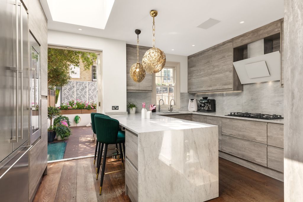 Property photo 3 of 14 Awinship-11475-04-High