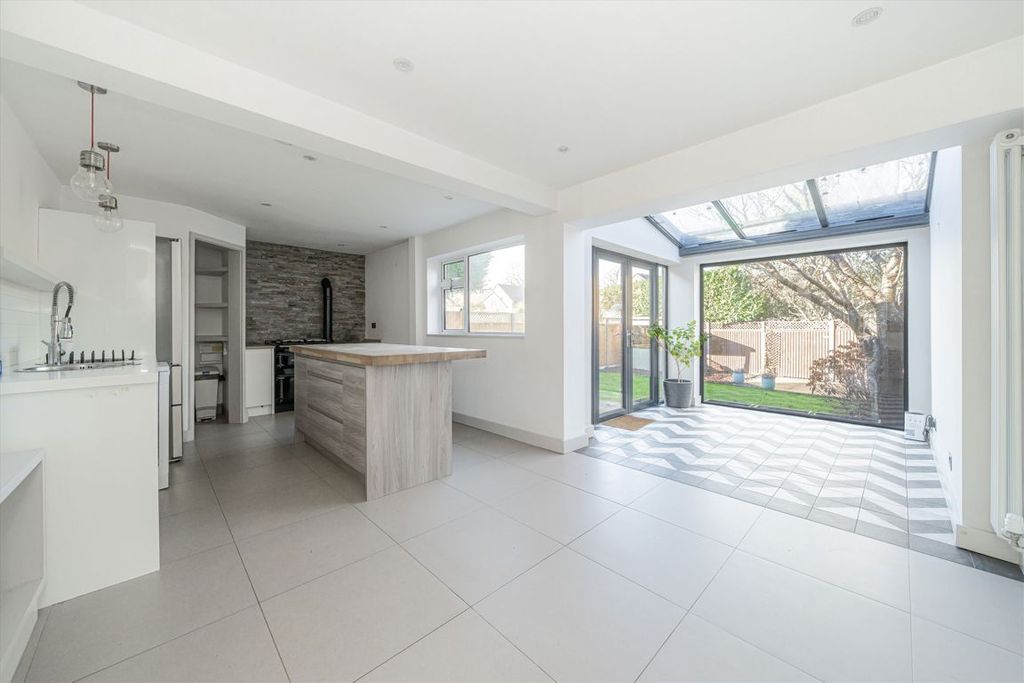 Property photo 3 of 7