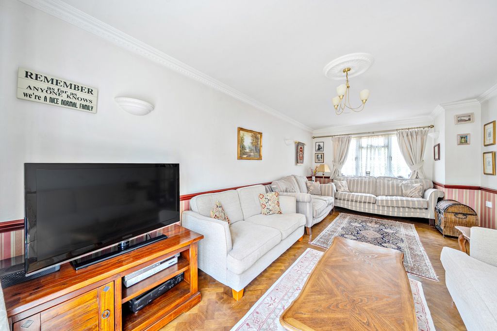 Property photo 2 of 19 1297815-1-6838d40...