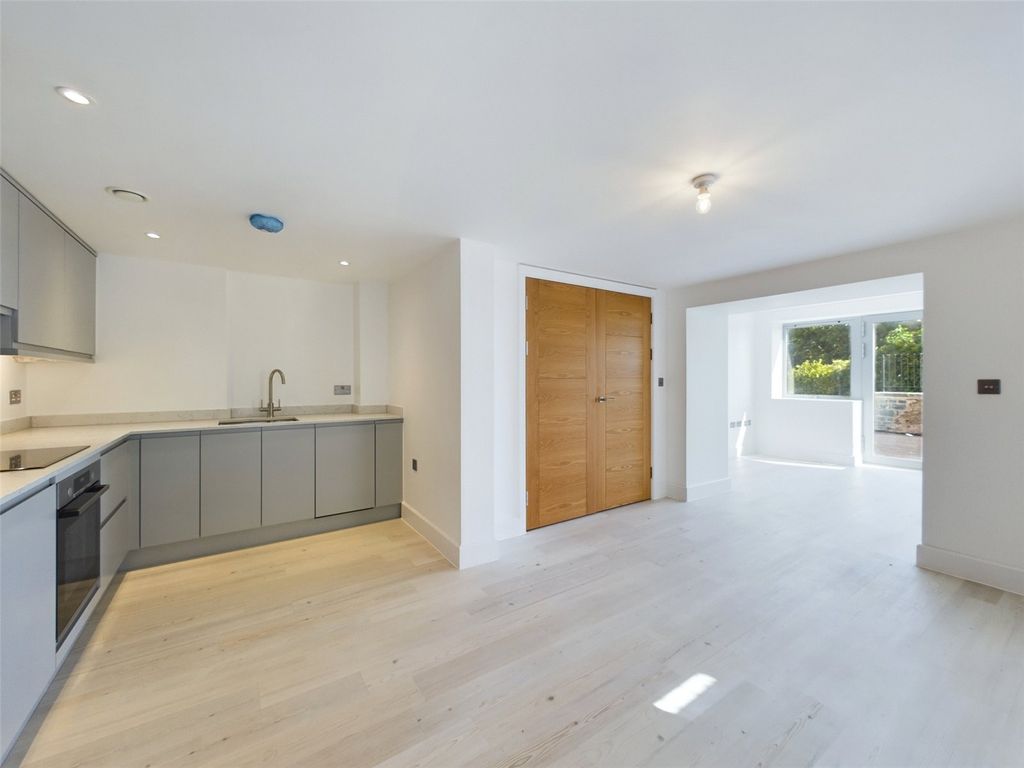 Property photo 3 of 7 Picture No. 16