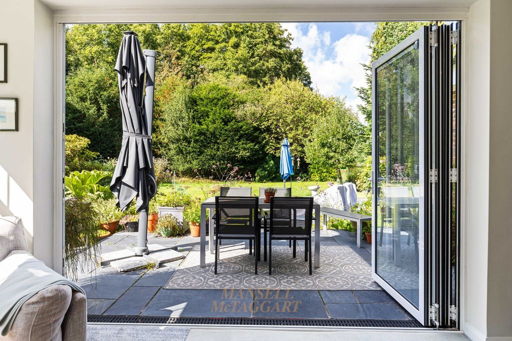 Property photo 3 of 36