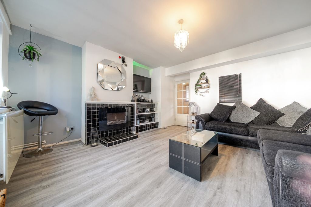 Property photo 1 of 9 Reception