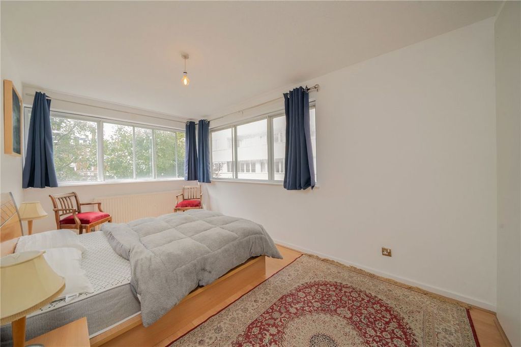 Property photo 3 of 6