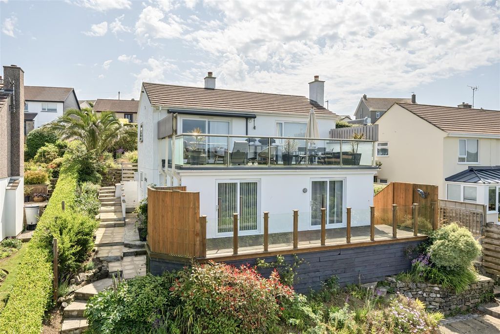 Property photo 1 of 34