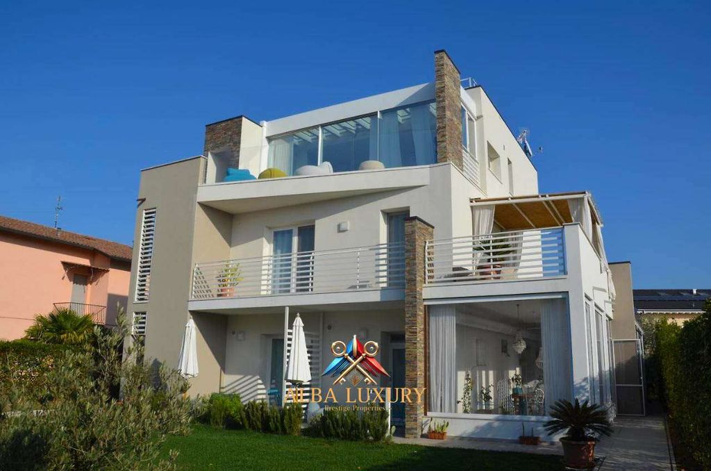 Property photo 1 of 31