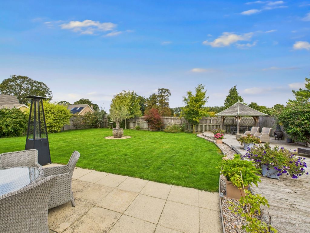Property photo 2 of 31 Garden- Mark Stephens Ewemove Newmarket And Soham