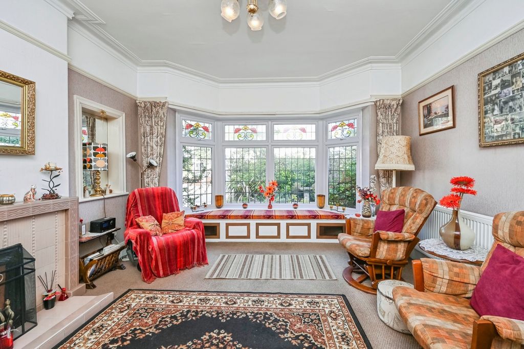 Property photo 3 of 28 Pbox-Img.Jpg