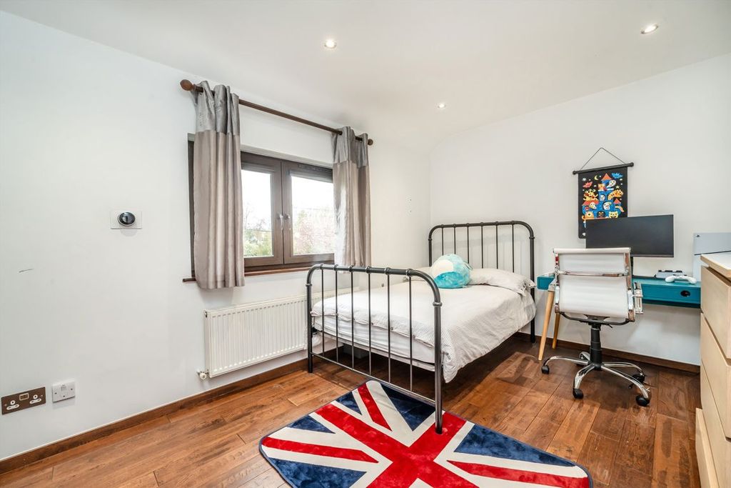 Property photo 3 of 7