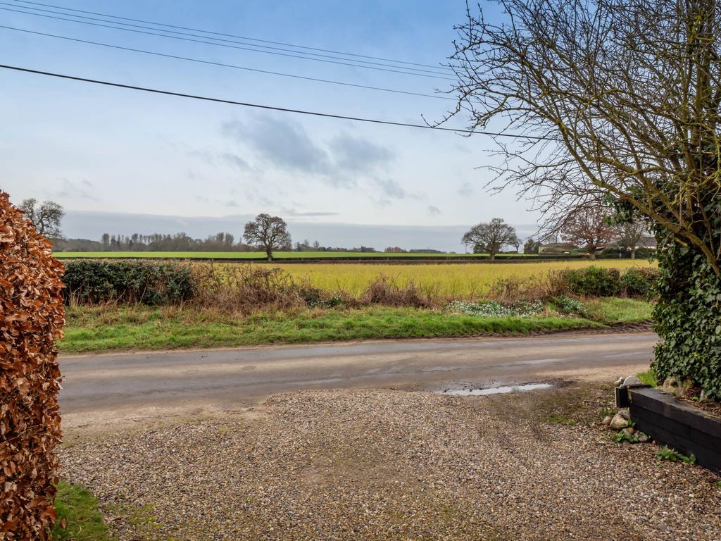 Property photo 3 of 31