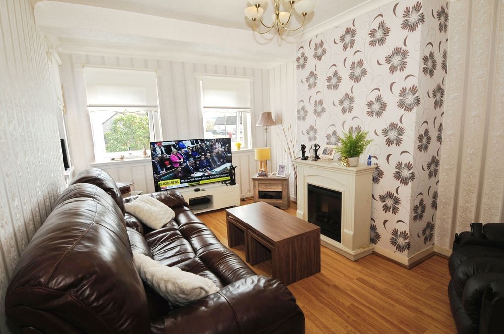 Property photo 2 of 12 Photo