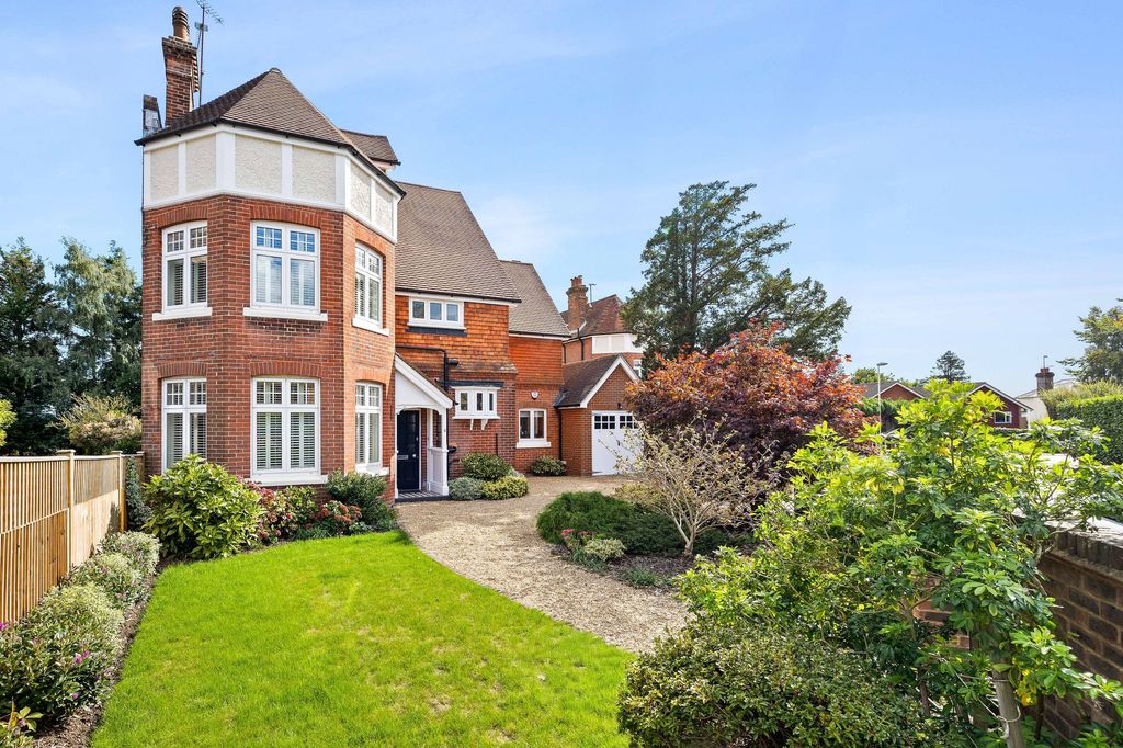 Property photo 1 of 39 Front Aspect