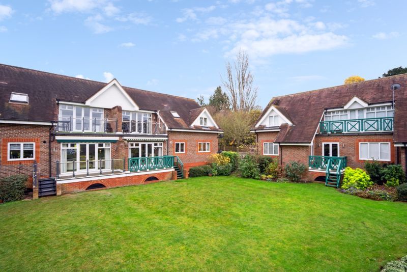 Property photo 1 of 15 Photo 11