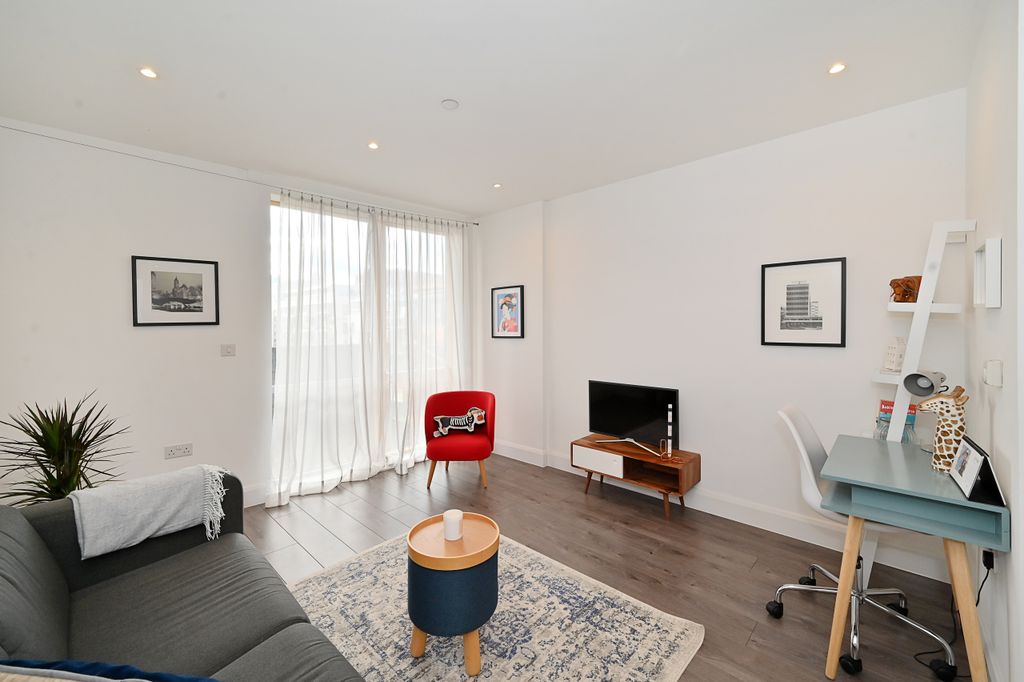 Property photo 3 of 15 Photo 17