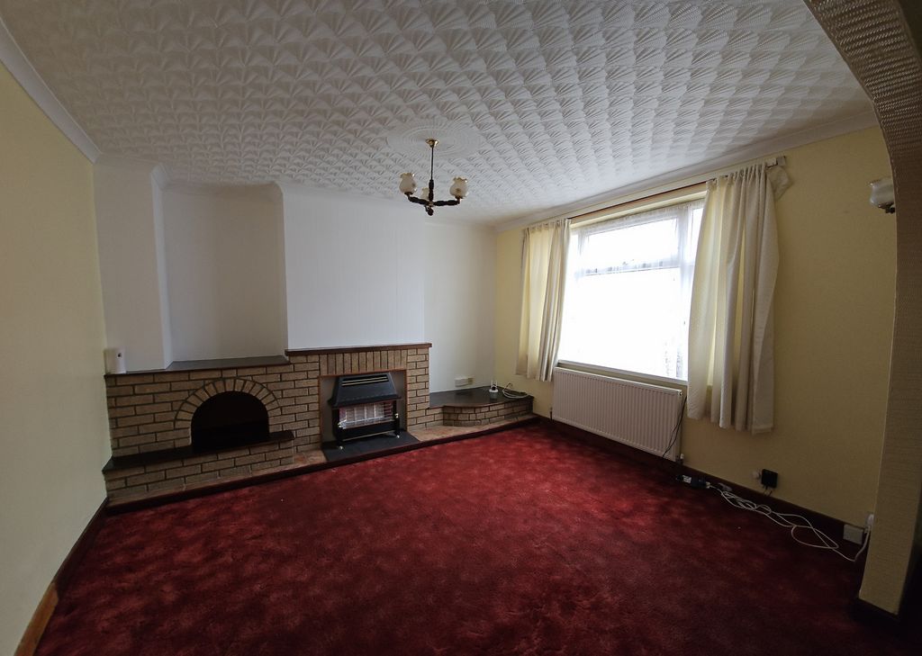 Property photo 2 of 12 Lounge