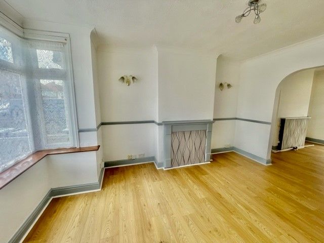 Property photo 2 of 9 Lounge
