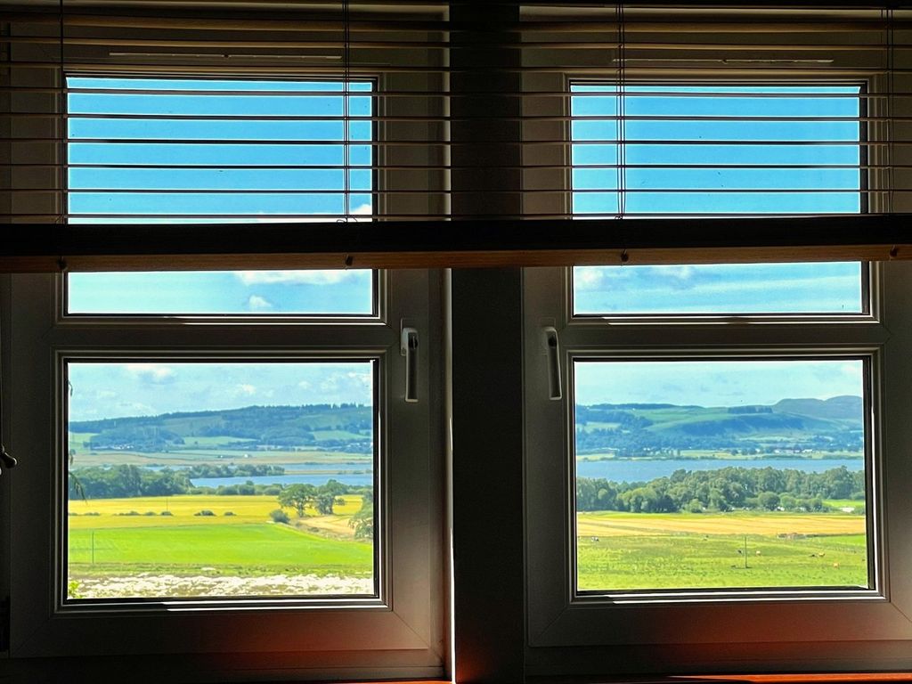 Property photo 2 of 42