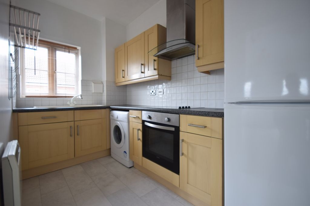 Property photo 3 of 6 Kitchen