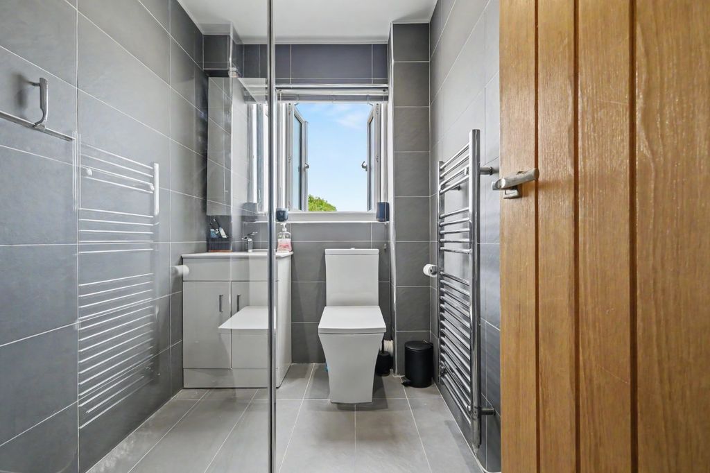 Property photo 3 of 9 5446264
