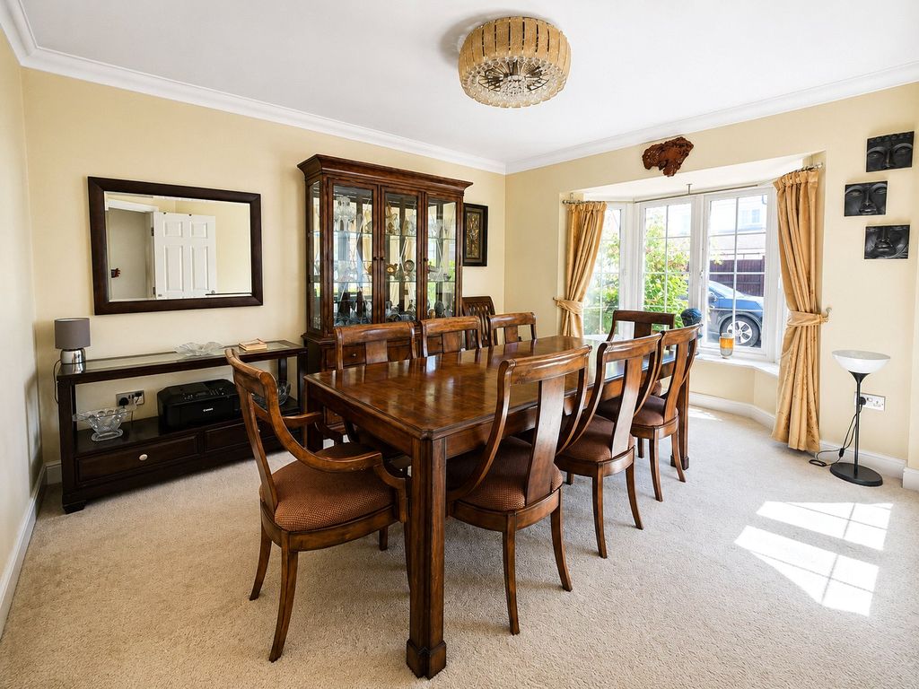 Property photo 3 of 19 Dining Room