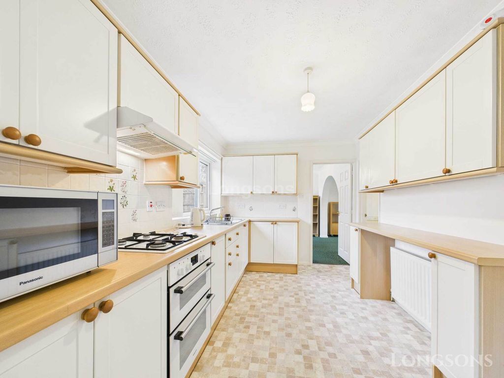 Property photo 2 of 13