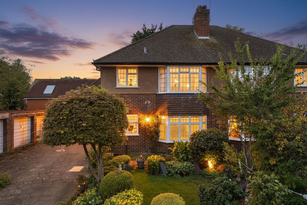 Property photo 1 of 8