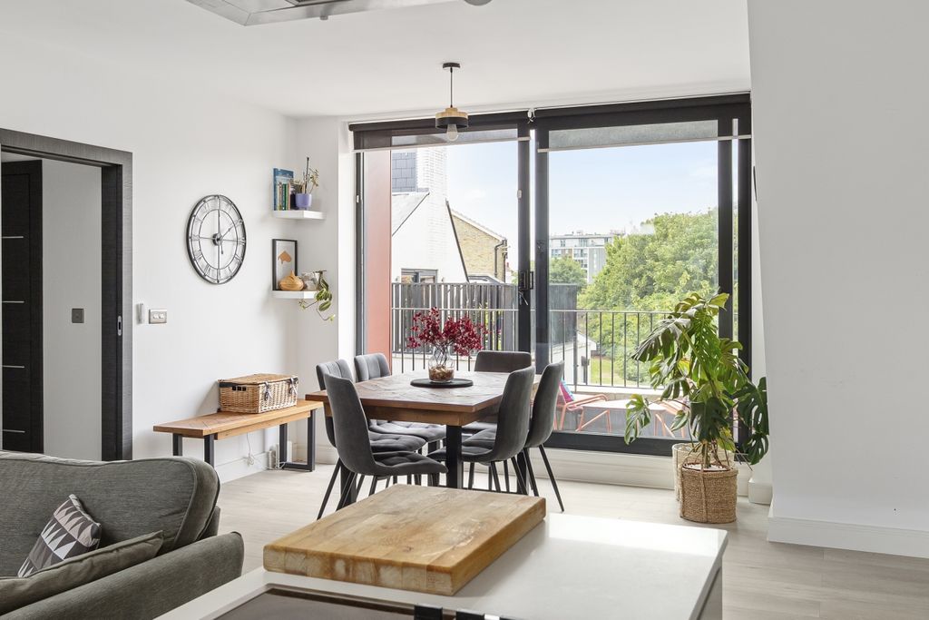 Property photo 1 of 18 094A6667
