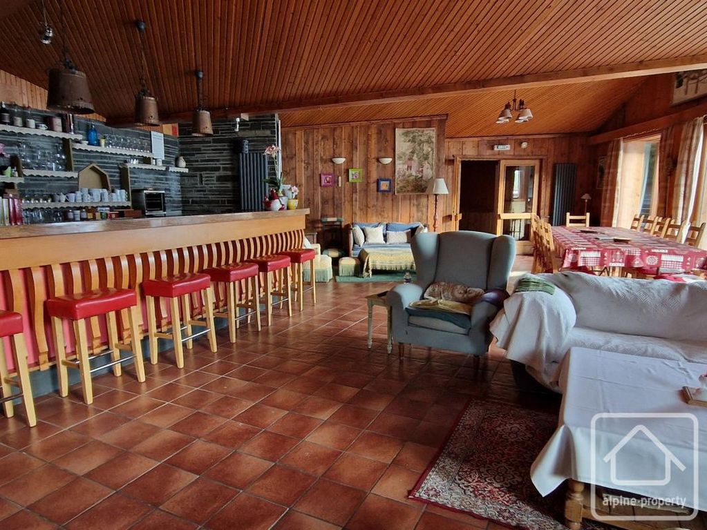 Property photo 3 of 25