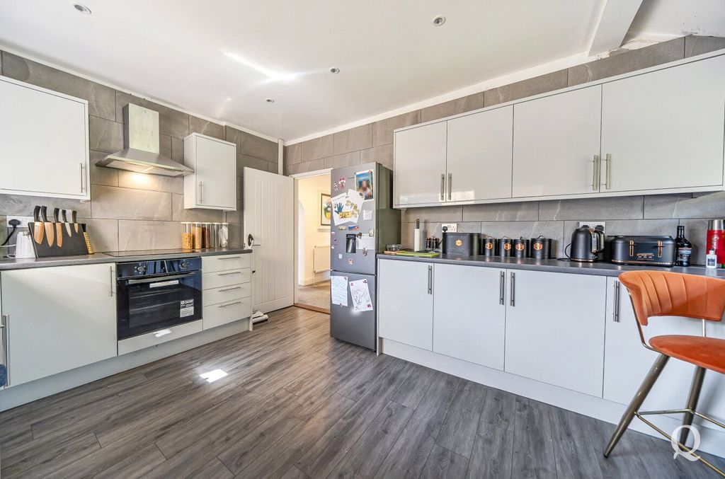 Property photo 3 of 38 Picture No. 87