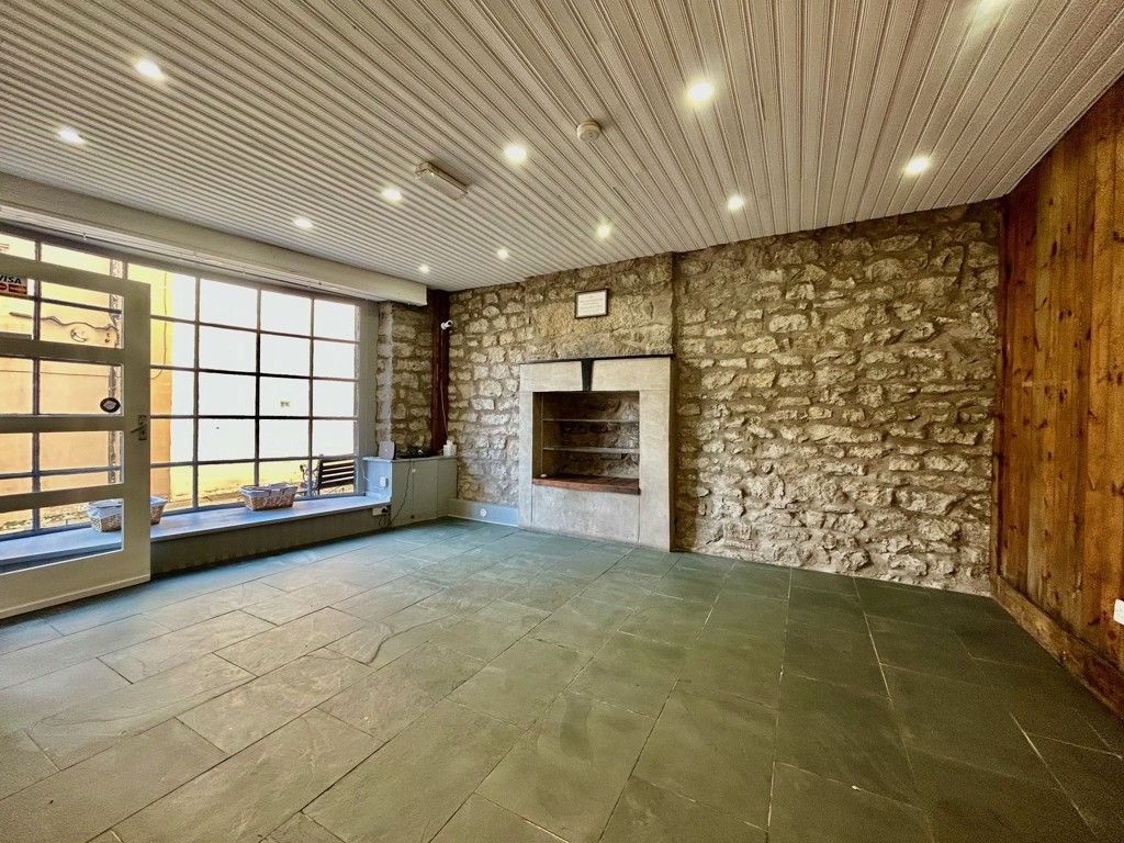 Property photo 2 of 12 Photo 13