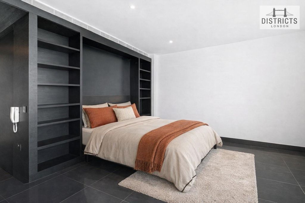 Property photo 1 of 9 Bedroom Wm.Jpg