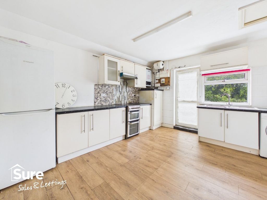Property photo 2 of 15 5720423