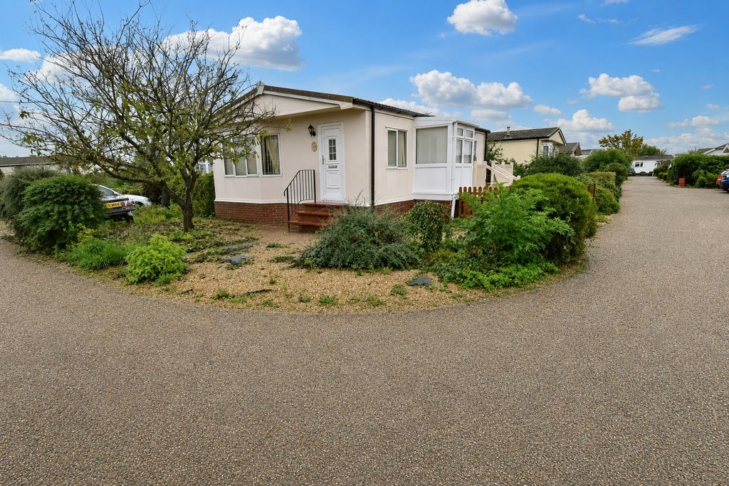 Property photo 1 of 10 Front