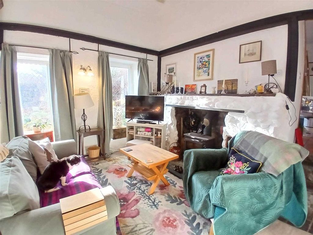 Property photo 2 of 21