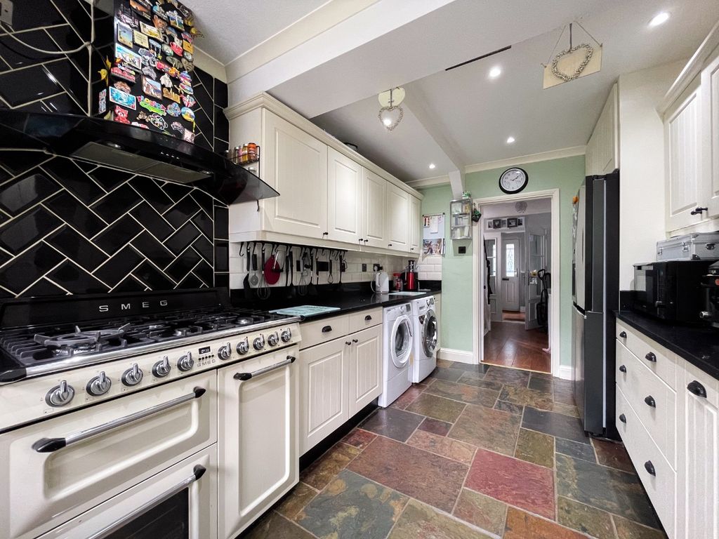 Property photo 3 of 22 4047954