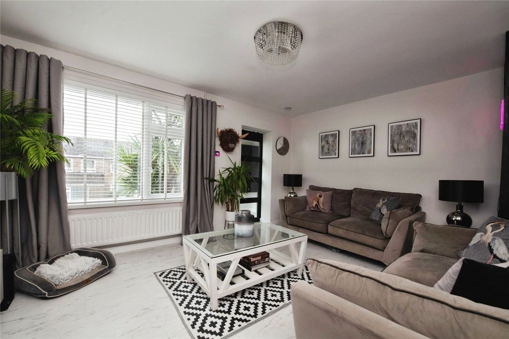 Property photo 3 of 18 Picture No. 06