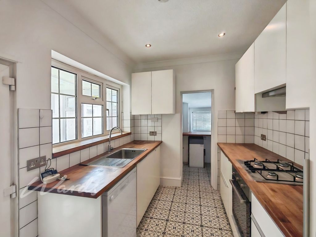 Property photo 3 of 11 86Af3d50-Untitled...