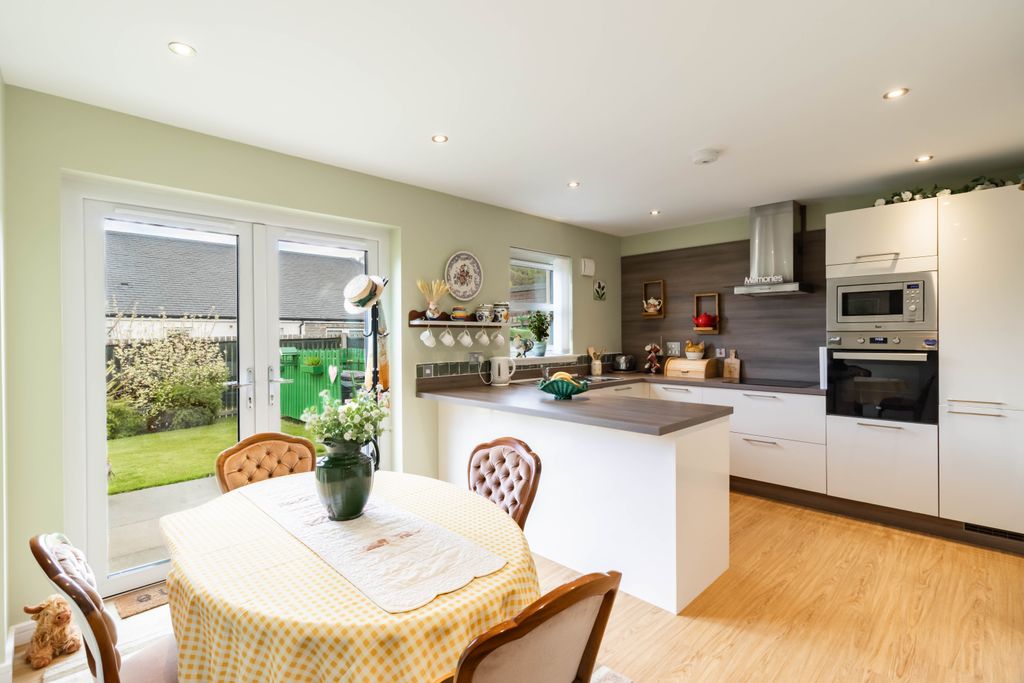 Property photo 2 of 30 Dining Kitchen