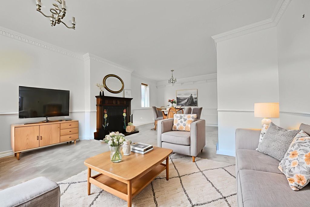 Property photo 2 of 19 4187314