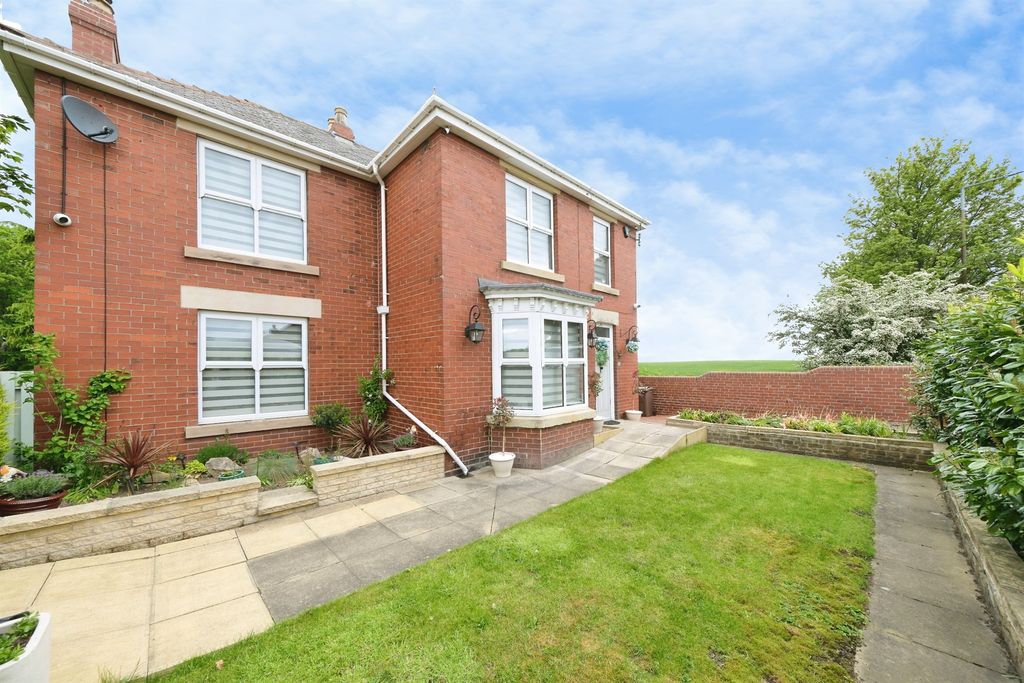 Property photo 1 of 33