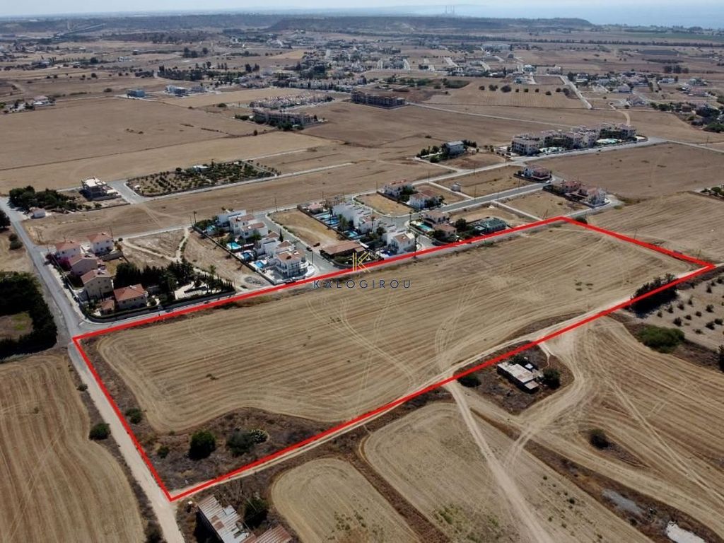 Property photo 1 of 2