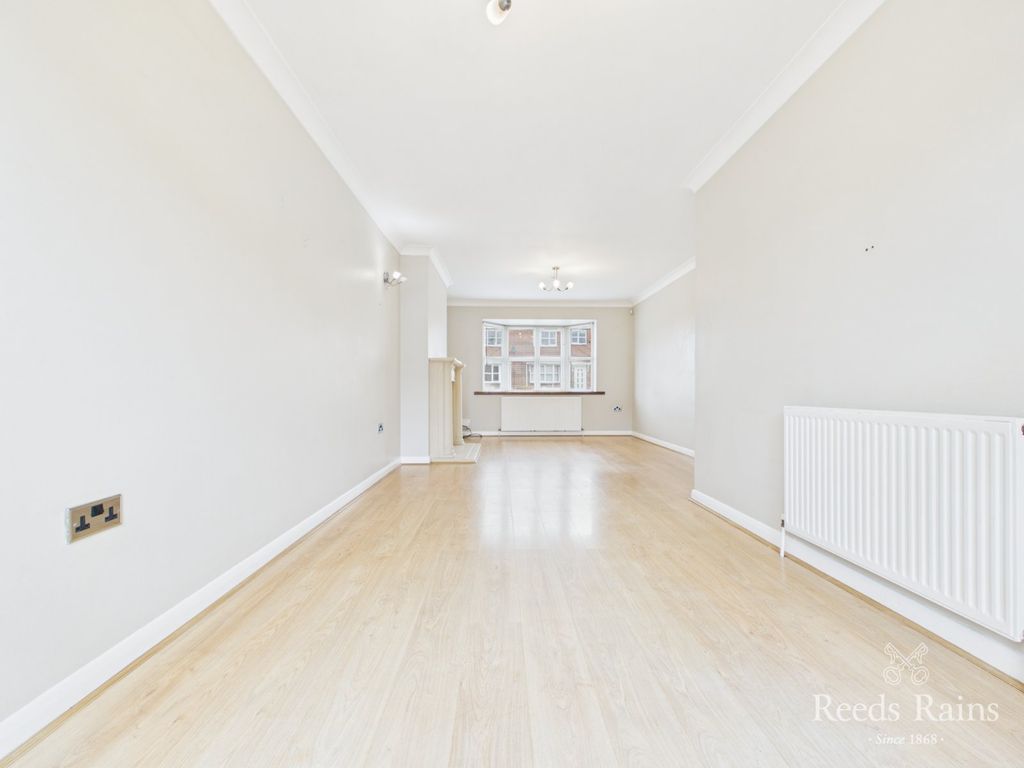 Property photo 2 of 16 Sitting/Dining Room