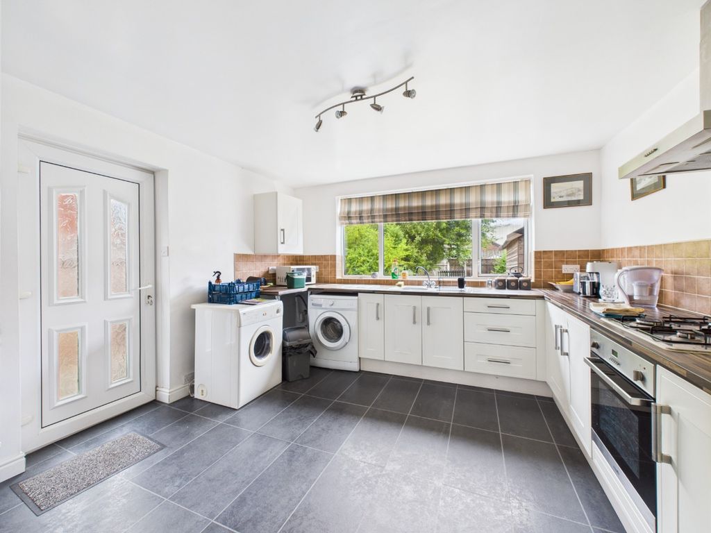 Property photo 2 of 10 4393413