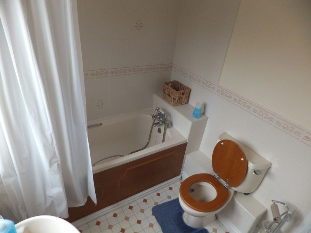 Property photo 3 of 9