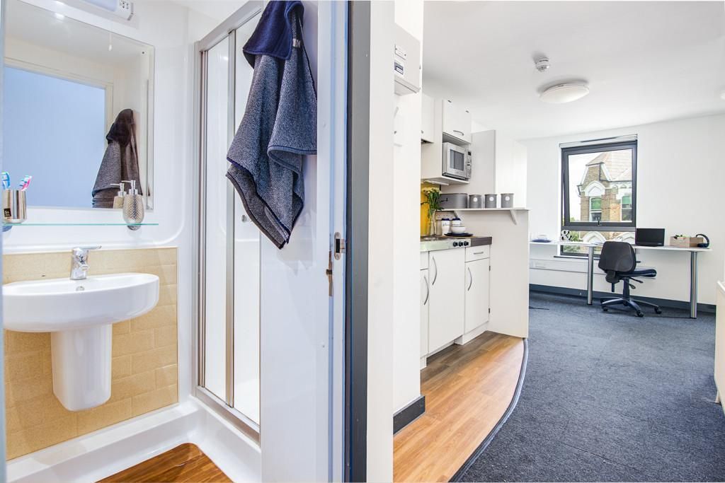 Property photo 1 of 33