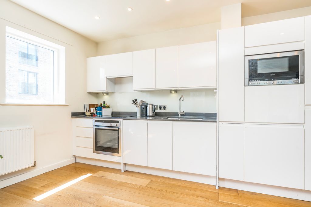 Property photo 2 of 10 Kitchen