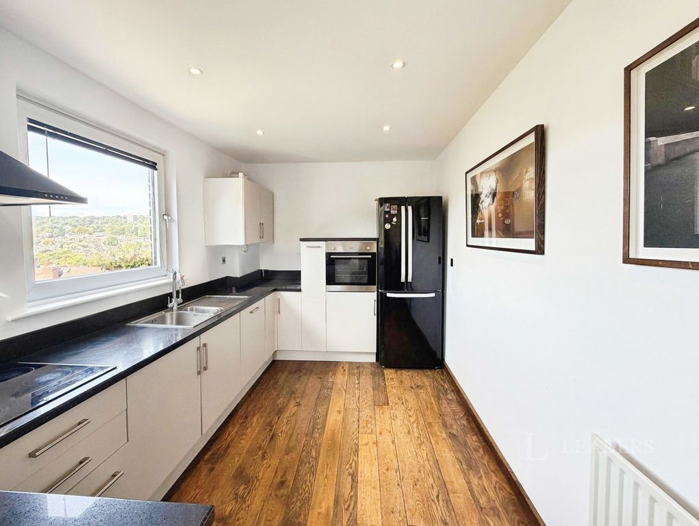 Property photo 3 of 11 Pbox-Img.Jpg