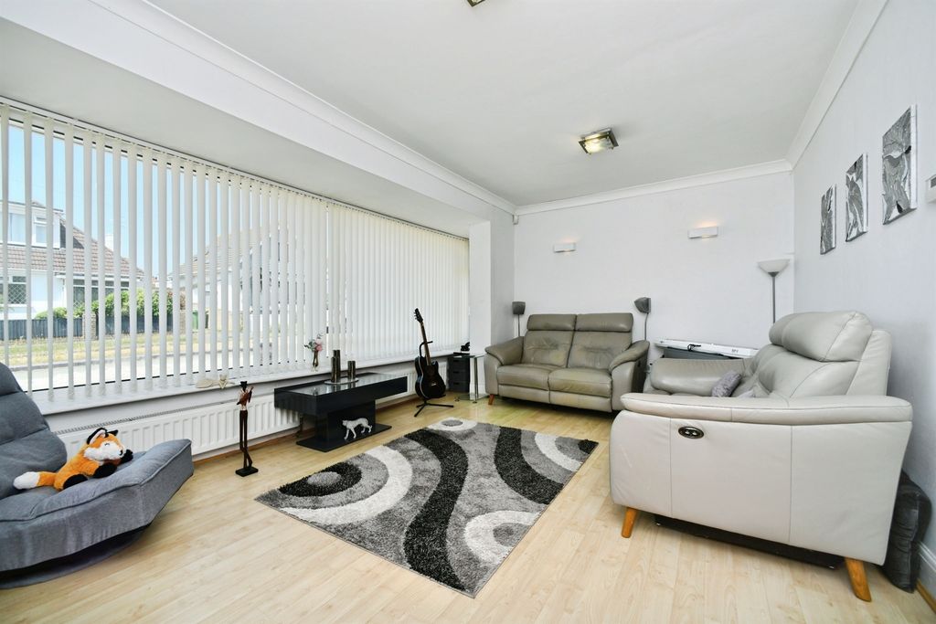 Property photo 3 of 20