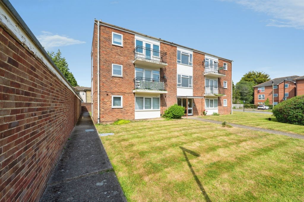 Property photo 1 of 18