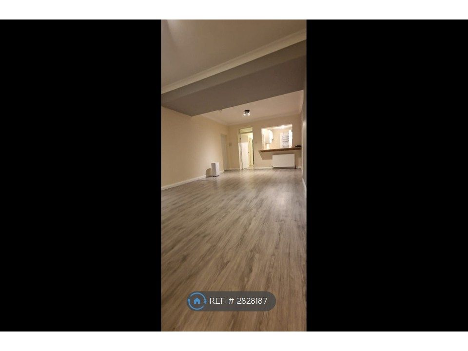 Property photo 3 of 22 Lounge