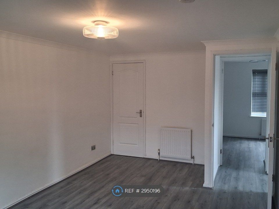 Property photo 3 of 9 Living Room
